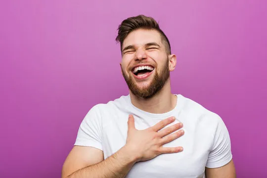 使用手机完成应用安装的用户形象